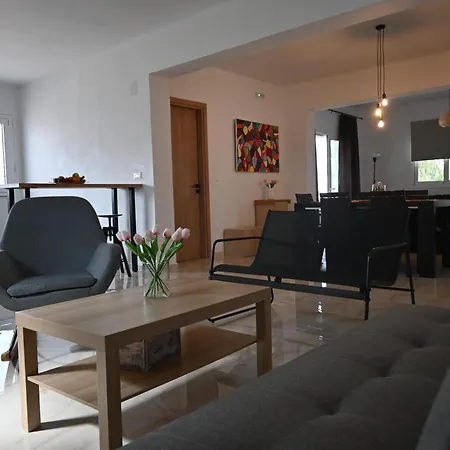 Mika's B Luxury House Near Faliraki Appartement *