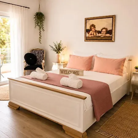 Mika's B Luxury House Near Faliraki דירה