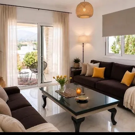 Mika's B Luxury House Near Faliraki Apartment