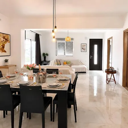 Mika's B Luxury House Near Faliraki דירה *