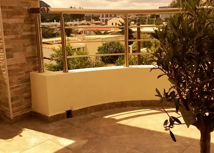 Mika's B Luxury House Near Faliraki Apartman *