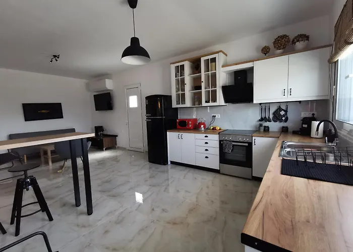 Mika's B Luxury House Near Faliraki Apartamento