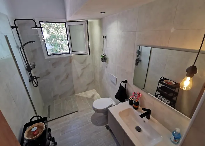 Mika's B Luxury House Near Faliraki Apartamento *