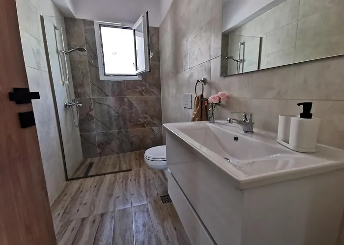 Mika's B Luxury House Near Faliraki Apartman