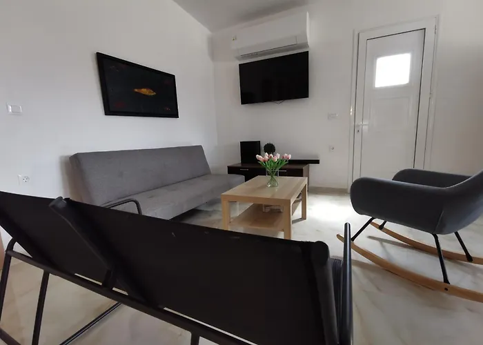 Mika's B Luxury House Near Faliraki Apartamento