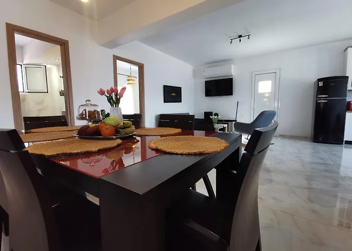 Mika's B Luxury House Near Faliraki Apartman Kalithiész