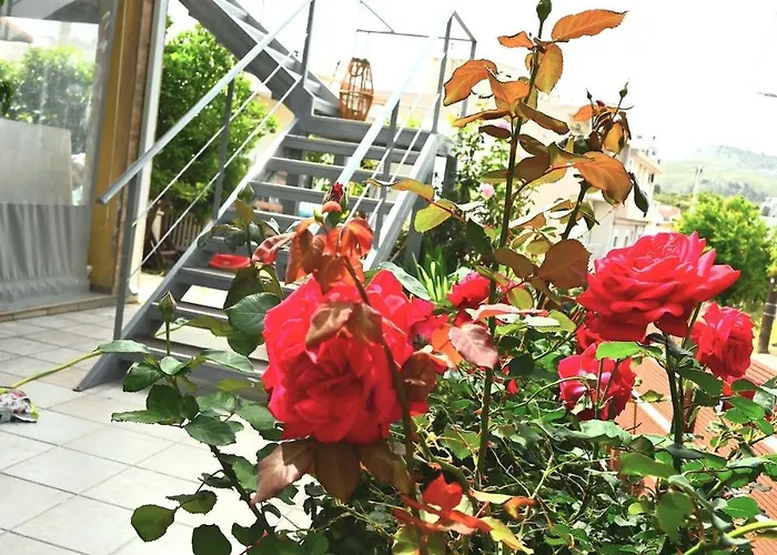 Mika's B Luxury House Near Faliraki Apartman