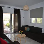 Mika's B Luxury House Near Faliraki شقة