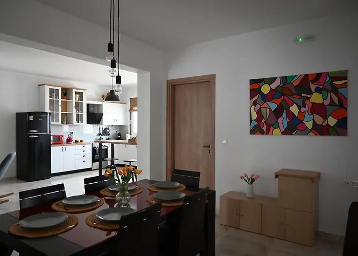 Mika's B Luxury House Near Faliraki Appartement *