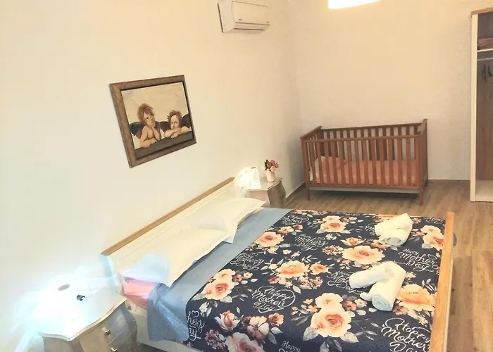 Mika's B Luxury House Near Faliraki * Kalithies